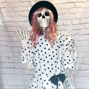 Meet your Posher, Nesie